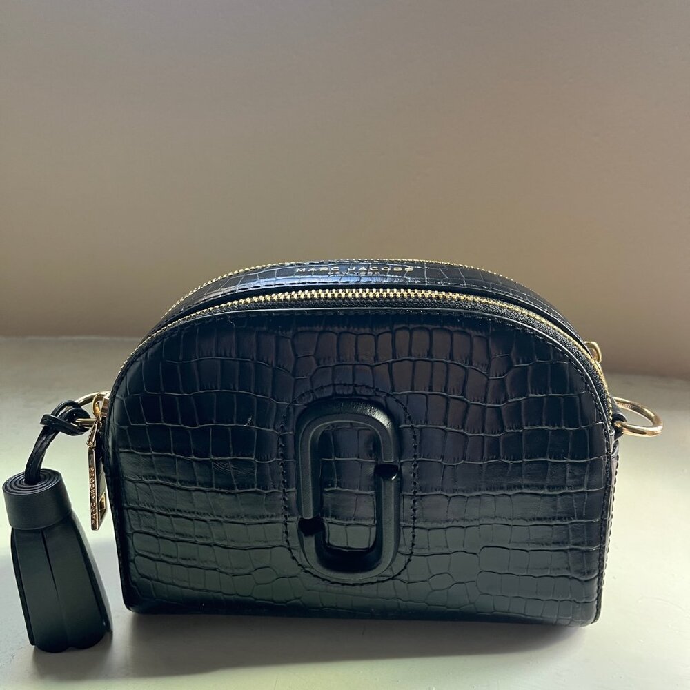 MARC JACOBS Shutter Embossed Leather Crossbody Black with Gold-tone hardware